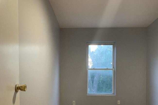 Foto del edificio - 500 Ralph Ave