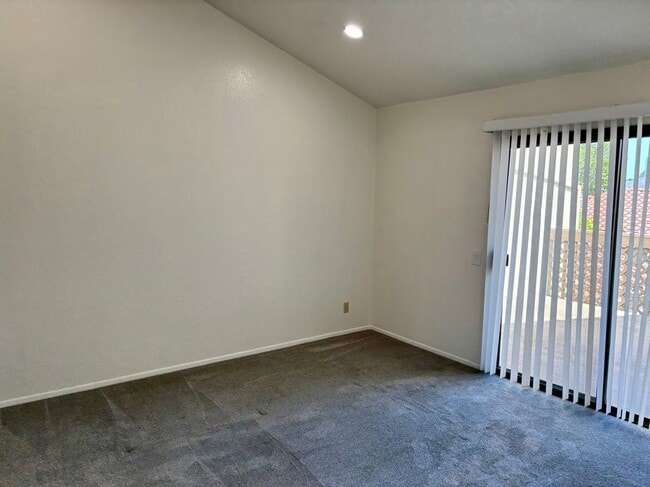 Building Photo - 4791 Lago Dr