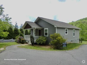 Building Photo - 332 Old Fort Rd