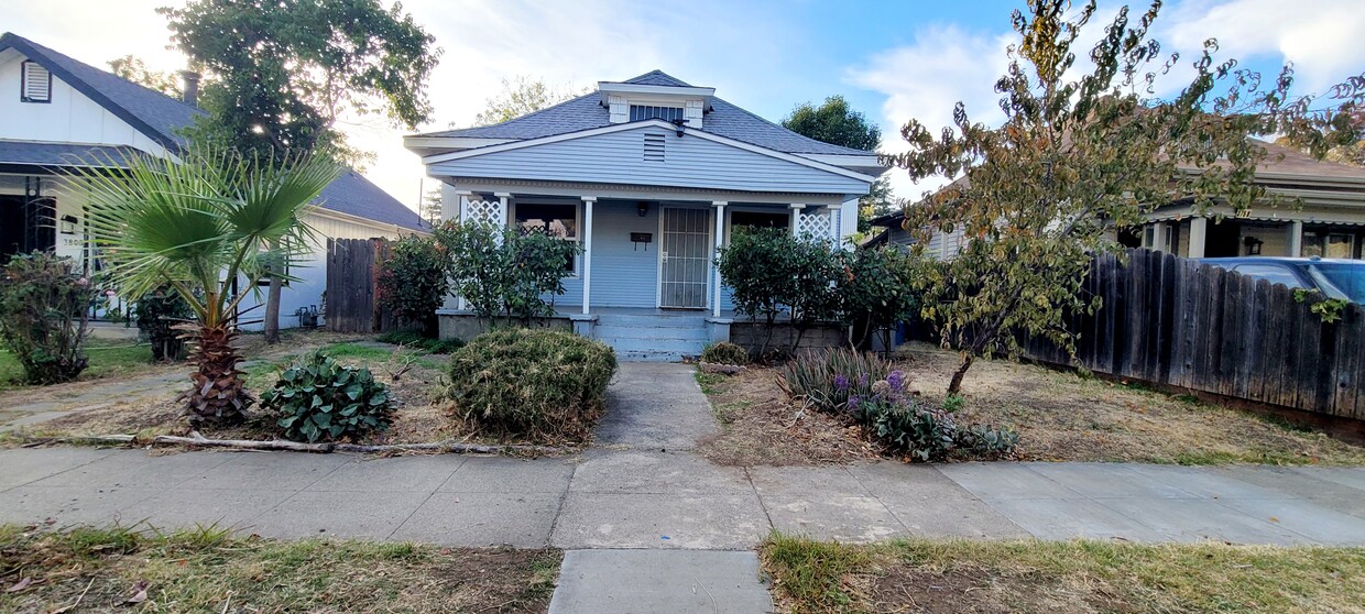 Foto principal - 3800 33rd St