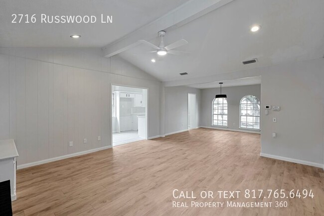 Building Photo - Newly remodeled Plano home ready for immed...