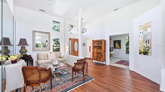 Foto del edificio - 8009 Hampton Ct