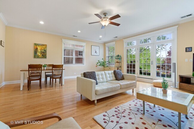 Foto del edificio - 3820 N Greenview Ave