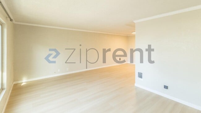 Building Photo - Unit 27