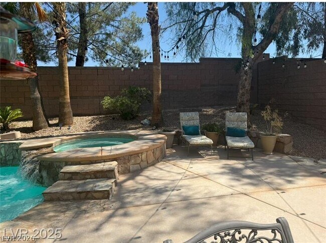 Building Photo - 2282 Tedesca Dr