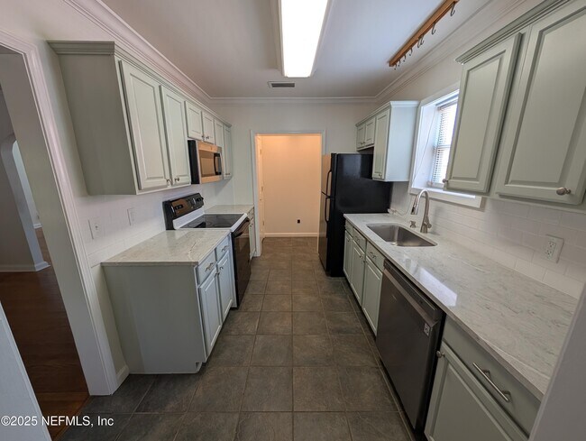 Foto del edificio - 4808 Attleboro St