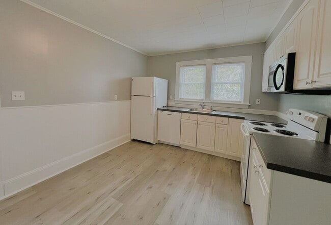 Building Photo - 105 Livingston Ave