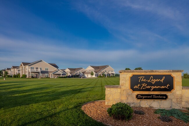 Building Photo - Bergamont Townhomes