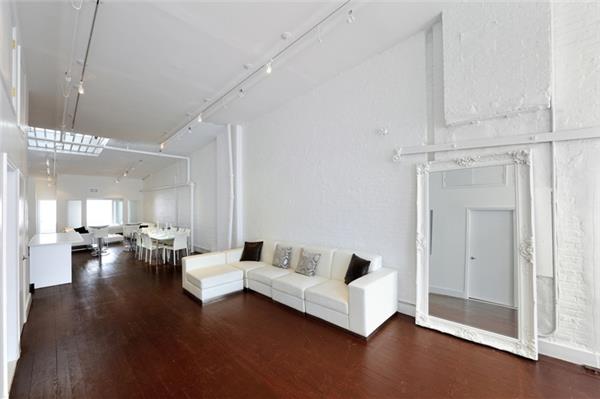Building Photo - 65 Greene St