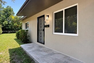 Building Photo - 336 NW 53rd St