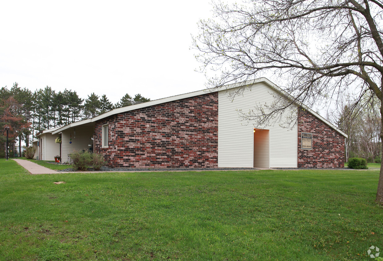 Building Photo - Hillcrest Apartments