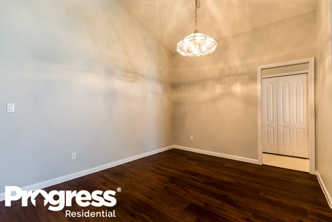 Building Photo - 2834 Mayflower Loop