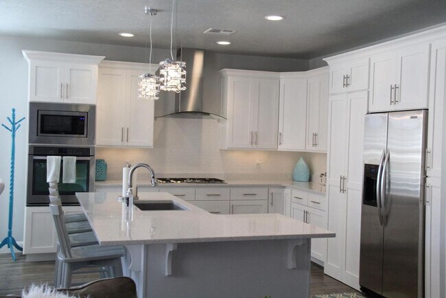Building Photo - Beautiful Little Valley Home!!