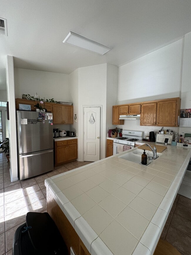 Building Photo - 9320 Lacroix Ct