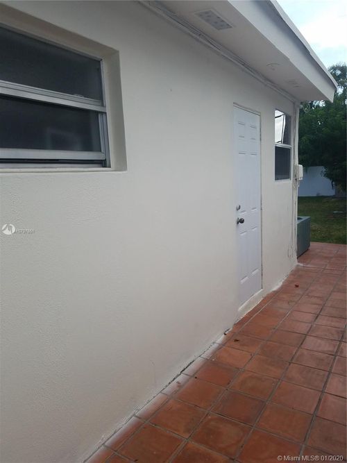 Foto del edificio - 714 SW 25th Rd