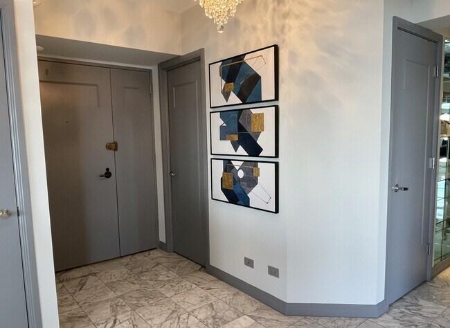 Foto del edificio - 175 E Delaware Pl