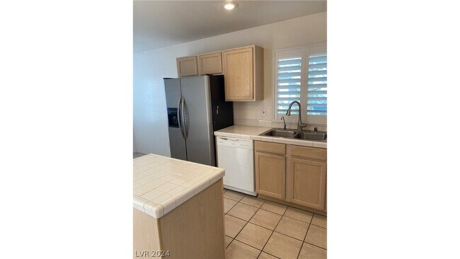 Foto del edificio - 7004 Rotunda Ct