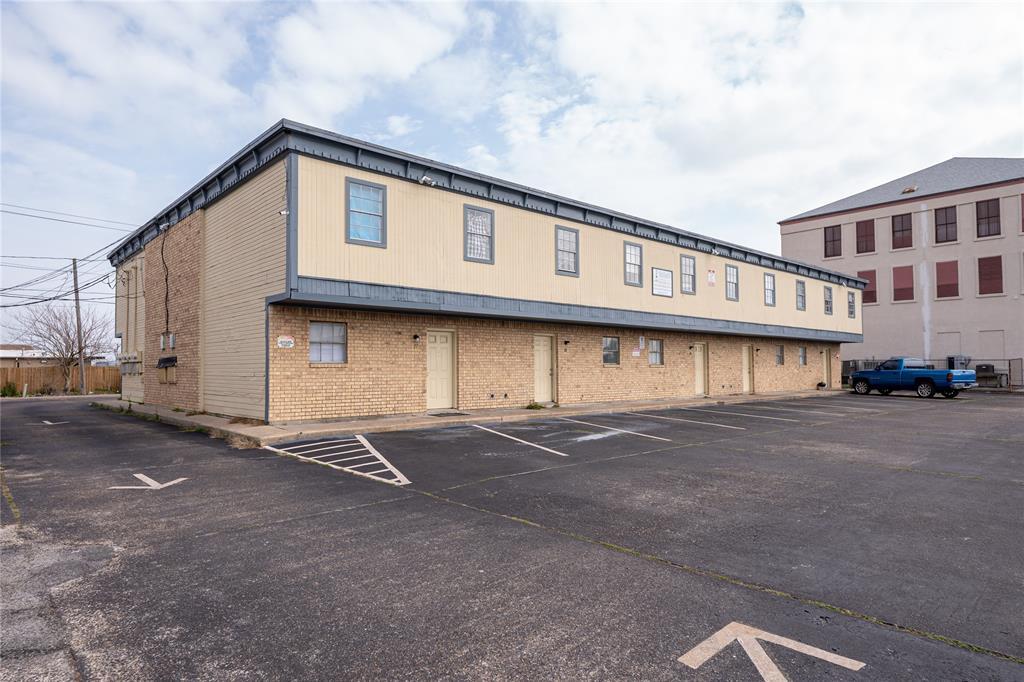 Primary Photo - 624-628 8th St N