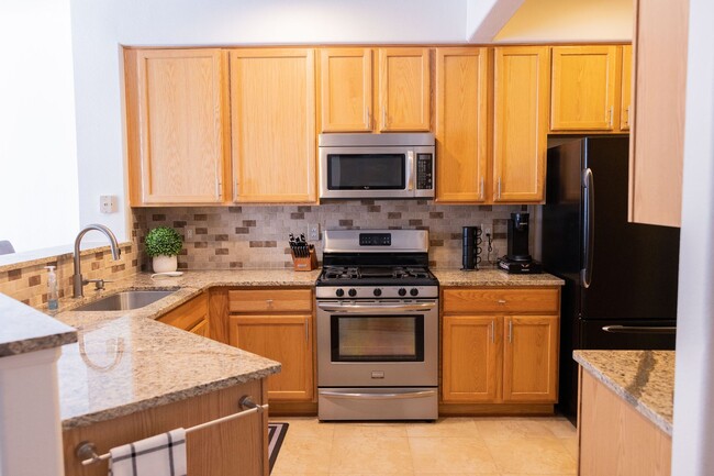 Foto del edificio - Beautiful Condo near Plum Creek Golf Cours...