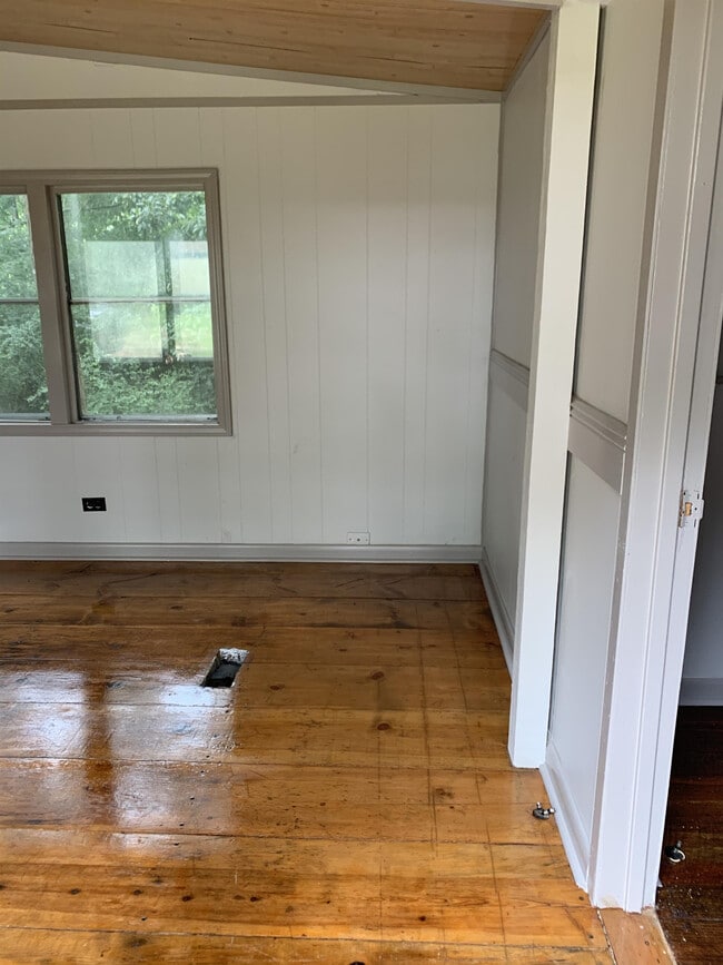 1074 Enoch Ln, Crystal Springs, MS 39059 House Rental in Crystal