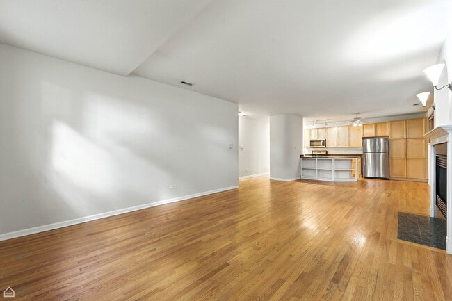Foto del edificio - 1535 N Wicker Park Ave