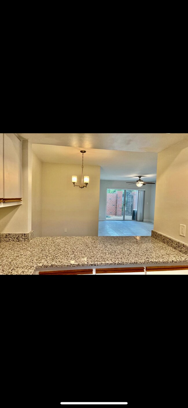 Building Photo - 1211 N McMullen Booth Rd