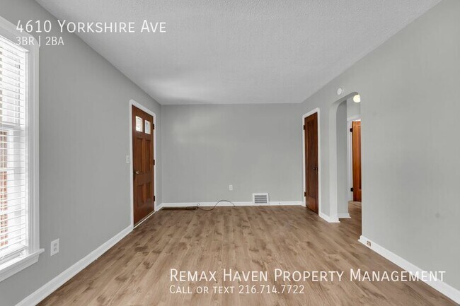 Foto del edificio - 4610 Yorkshire Ave