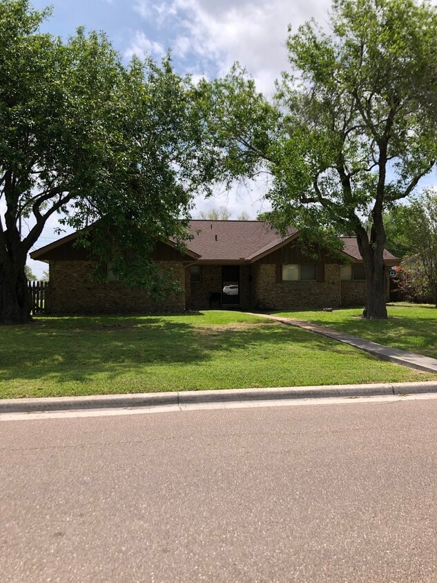 Primary Photo - 2100 Vail Dr