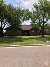 Building Photo - 2100 Vail Dr