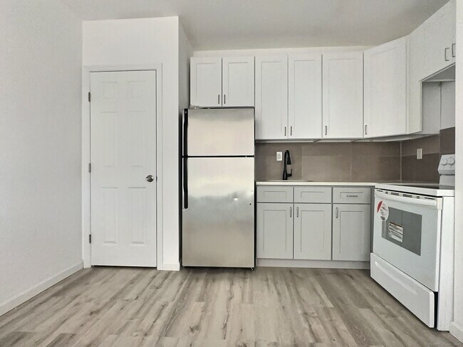 Foto del edificio - 677 Fairfield Ave