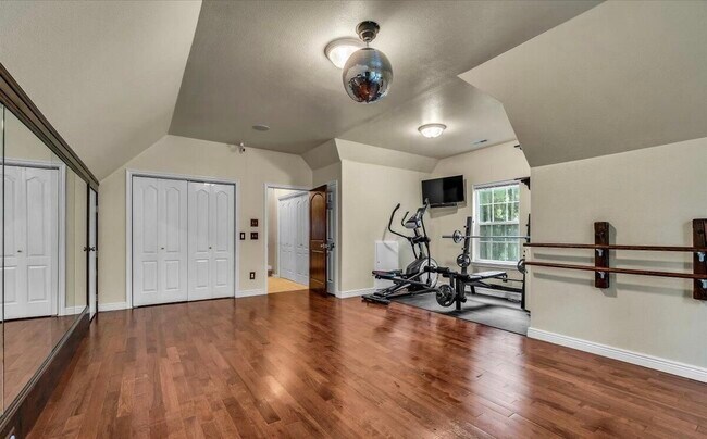 Building Photo - 13111 Ferndale Dr
