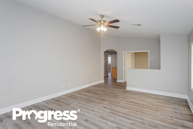 Building Photo - 446 Waterbrook Dr