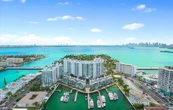 Building Photo - 7900 Harbor Island Dr