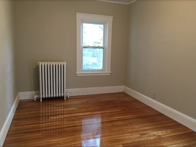 Building Photo - 18 Wenham St