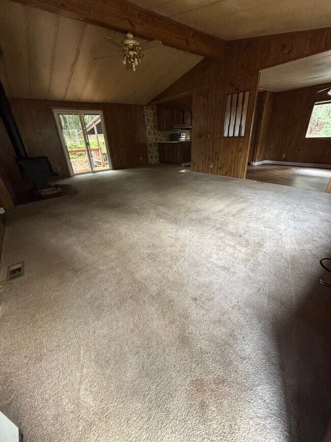 Building Photo - 201 Lind Rd