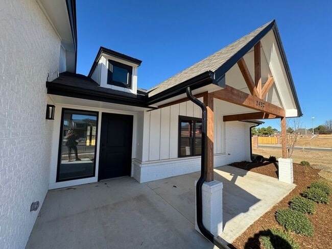 Foto del edificio - Fully Updated 2 Bedroom Duplex in Convenient Broken Arrow Location