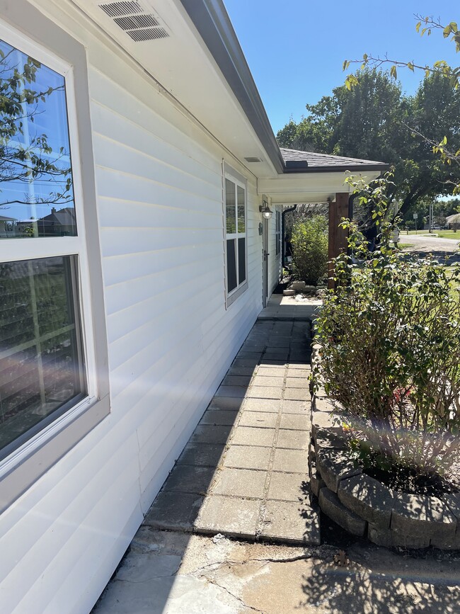 Building Photo - 7303 Carol Dr