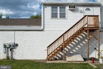 Building Photo - 450 E Butler Ave