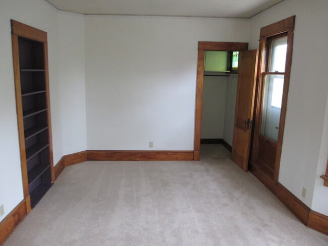 Living room - 2417 E Stratford Ct