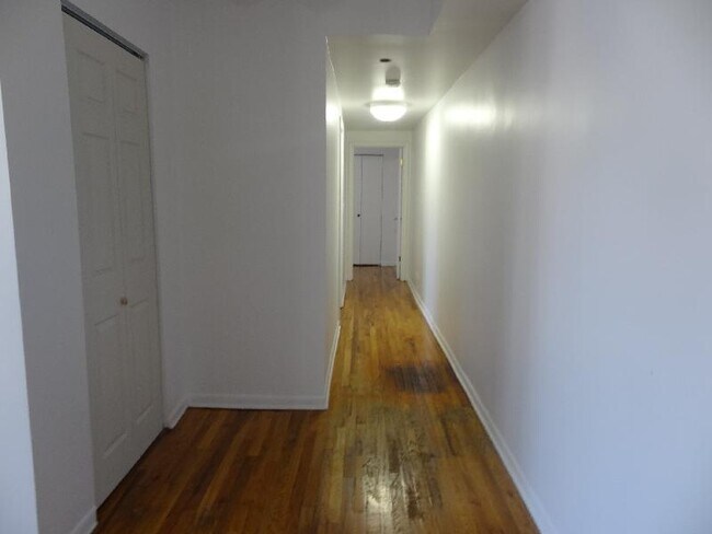 Foto del edificio - 4507 Malden St
