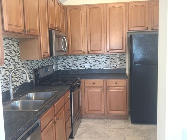 Building Photo - 448 Bay Tree Cir