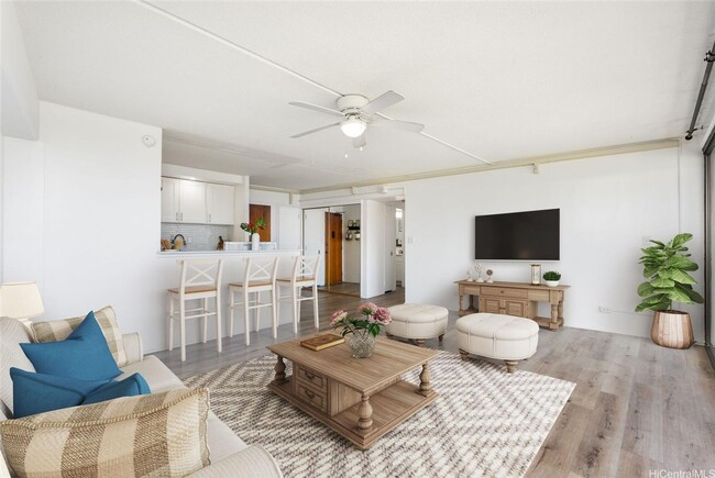 Building Photo - Marco Polo - Upgraded two bedroom, 2 bath,...