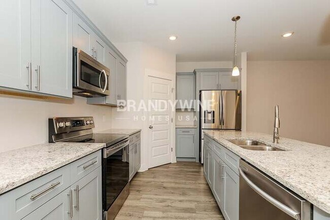 Building Photo - One Month FREE RENT!!!