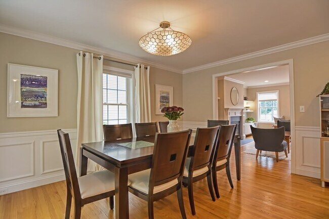 Building Photo - 33 Gregory St