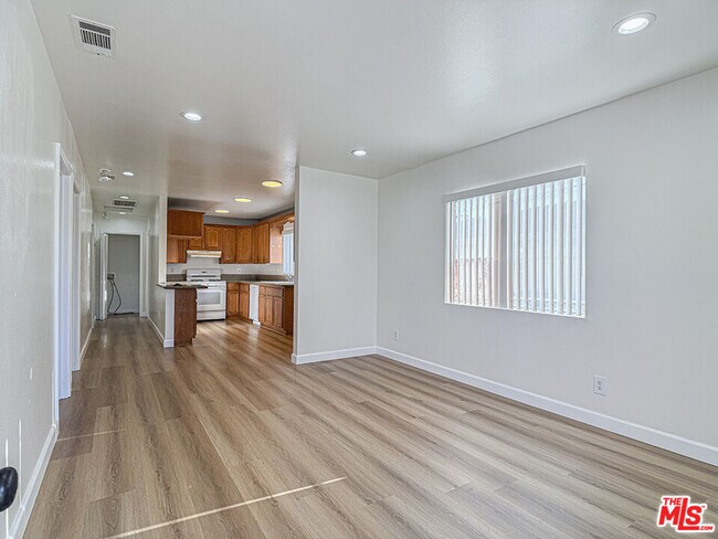 Foto del edificio - 1555 W 204th St