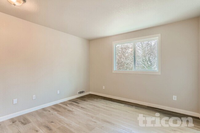 Foto del edificio - 10727 Lake View Dr
