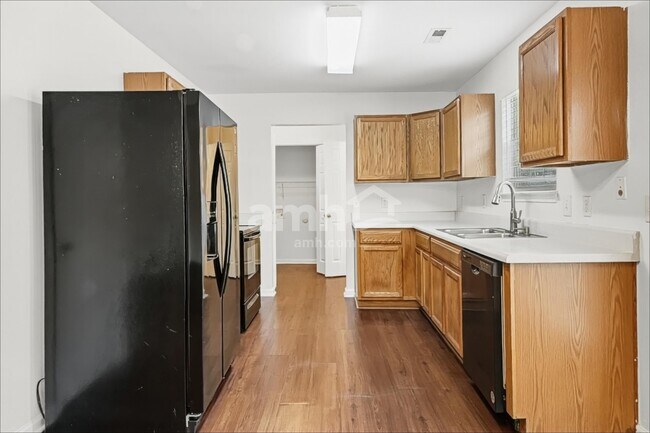Foto del edificio - 3660 Watkins Ridge Ct