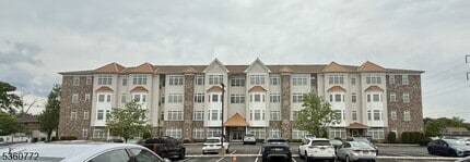 Building Photo - 102 E Elizabeth Ave
