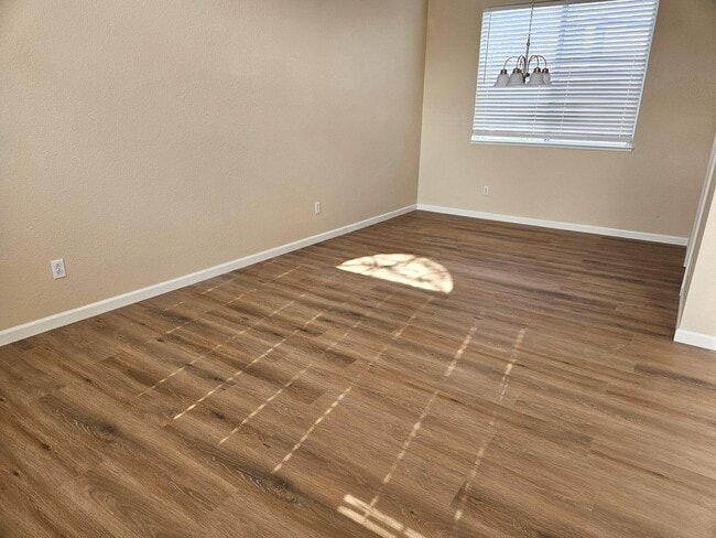 Building Photo - Spacious, well maintained Antioch home