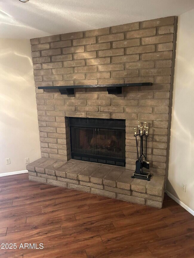 Foto del edificio - 6120 E Hobart St